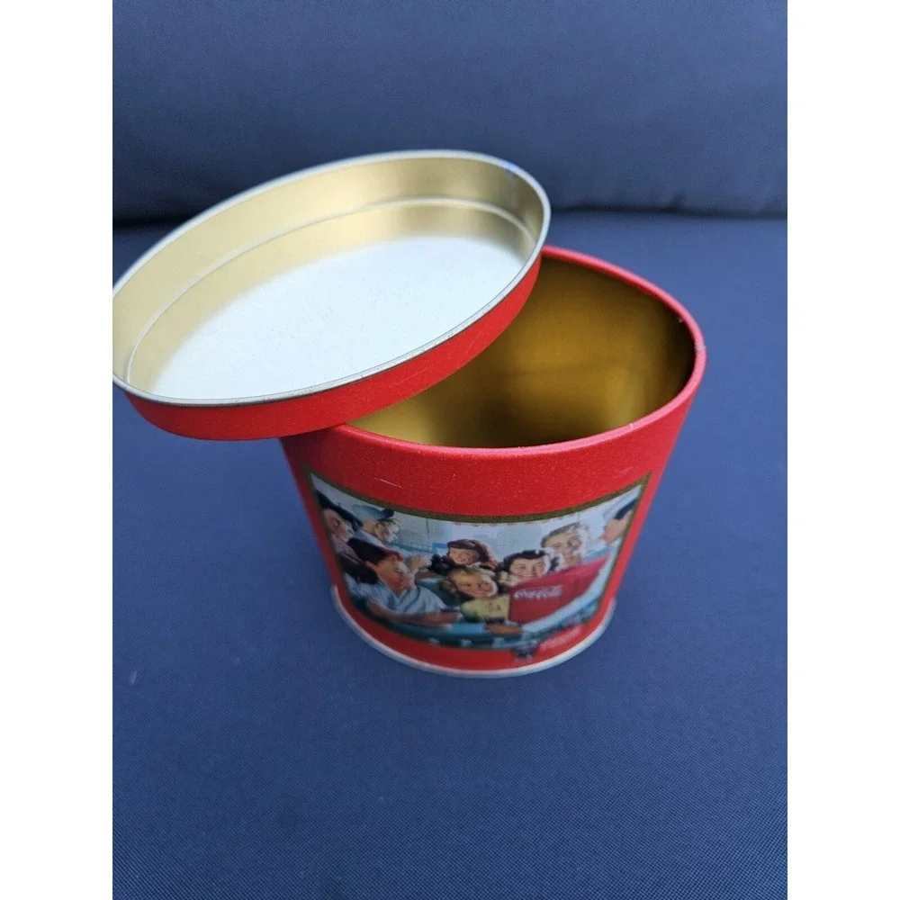 Two Tin Trinket Box Hershey's 1982 And Vintage Coca-cola